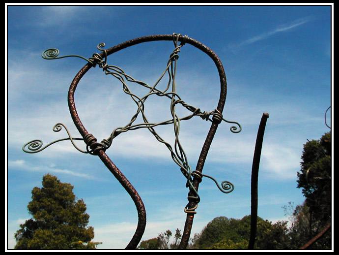 bent wire sculpture