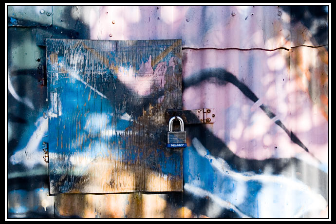 grafitti and lock